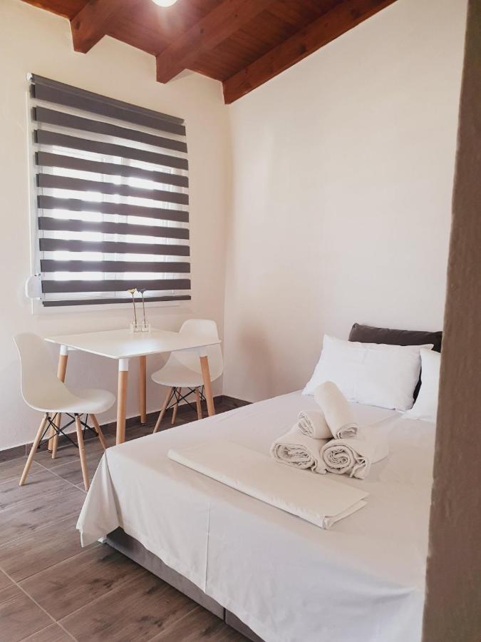 V&E'S Apartments Pigadhia  Dış mekan fotoğraf