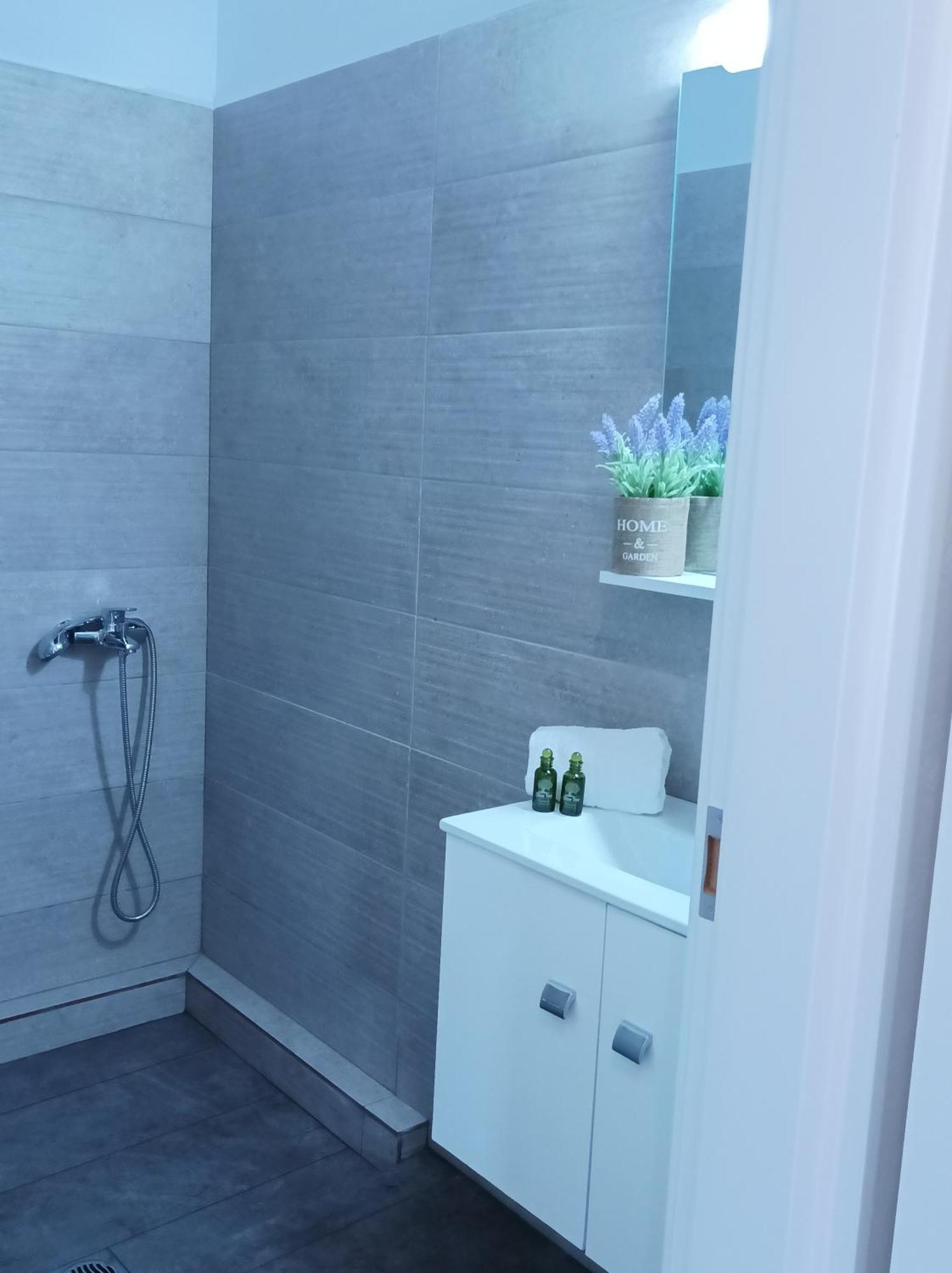 V&E'S Apartments Pigadhia  Dış mekan fotoğraf